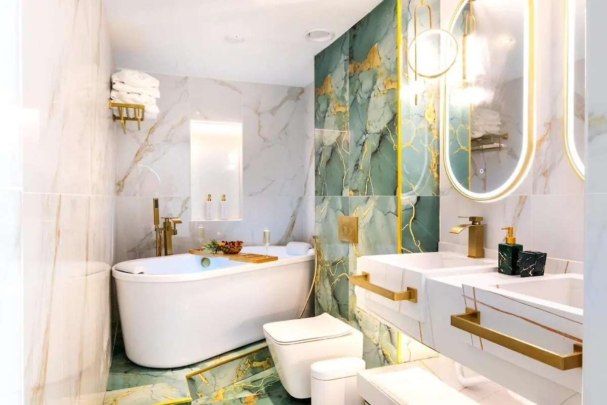 Apartment First Class Studio Chic Modern Urban Escape Dubai